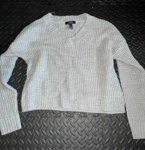 Urban Heritage White Knit V Neck Sweater Size Small thumbnail 1