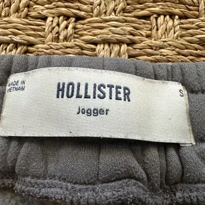 Hollister Gray Relaxed Jogger Sweatpants Mens S Drawstring Pockets Cotton Blend thumbnail 4