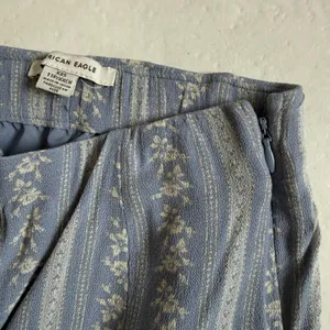 Abercrombie and Fitch Blue & White Floral Stripe Skirt size XXS thumbnail 3