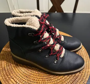 Dr. Scholls So Cozy Black Hiker Boots Faux Shearling Plaid Laces‎ Womens 11M thumbnail 1