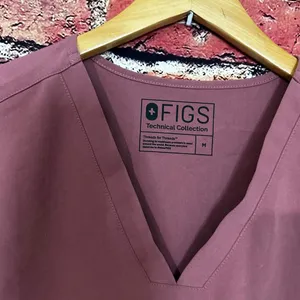 Figs Scrub top size medium with pockets thumbnail 3