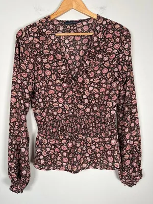 Abercrombie‎ & Fitch Womens Blouse Shirt Size M Floral Ruffle V Neck thumbnail 1