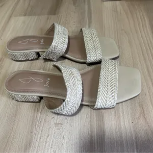 Women’s Sandals thumbnail 2