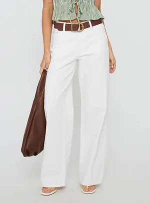 Princess Polly Serenitia Mid Rise Straight Leg Relaxed Jeans White Wash thumbnail 2