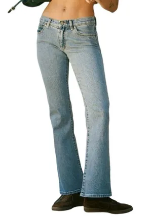 ABrand Denim Women’s Size 31 Ariane Blue Wash 99 Low Rise Boot Cut Jeans thumbnail 2