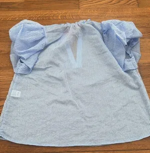 NWT THML Seersucker Blouse thumbnail 4