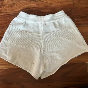 Beginning Boutique Cream Sweater Short Set thumbnail 10