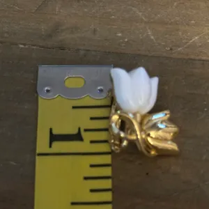 Trifari Vintage Tulip Clip On Earrings thumbnail 4