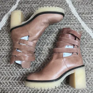 Free People Jesse Cutout Boot sz EU 39.5/ US 8.5 thumbnail 1