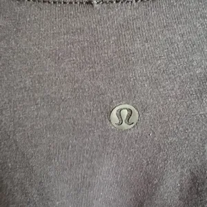 Lululemon cropped tee thumbnail 3