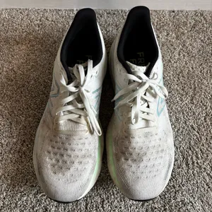 New Balance Fresh Foam X 1080v12 Women’s Size 10.5 Running Shoe White/Blue/Green thumbnail 3