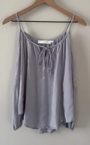 ASTR the Label cold shoulder peasant top Women's periwinkle Spaghetti Strap bow thumbnail 1