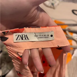 Zara backless top thumbnail 3
