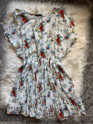 Pleated floral print mini dress thumbnail 1