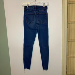 TopShop Moto Jeans 26×25.5 Cropped Skinny EUC thumbnail 4