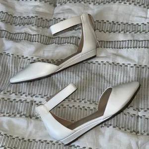 White flat shoes Size 7 thumbnail 1
