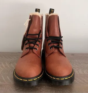 Dr. Martens 1460 Serena Faux Fur Lined Lace Up Women's Boot Size 8 #591 thumbnail 2