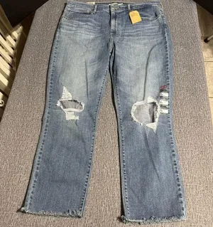 Levi’s 724 High Rise Straight Cropped Jeans thumbnail 1