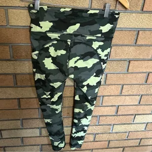 Lululemon Fast and Free High Rise Crop 23" Heritage 365 Camo Green Size 6 thumbnail 4