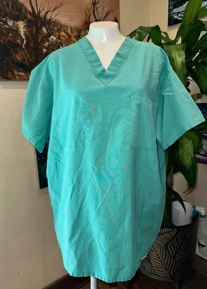 EUC MEDLINE SCRUB TOP SIZE X thumbnail 1