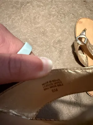 Lilly Pulitzer Metallic Gold Leather Ring Thong Sandals Size 6M thumbnail 4