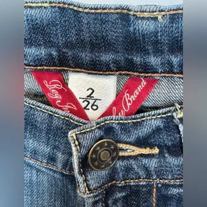 Lucky Brand‎ Jeans Women’s Size 26 Straight Leg Medium Wash Distressed Denim thumbnail 3