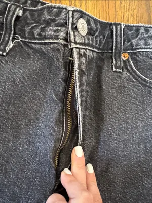 Abercrombie and Fitch High-Rise Black Denim Frayed Hem Women's Shorts thumbnail 5