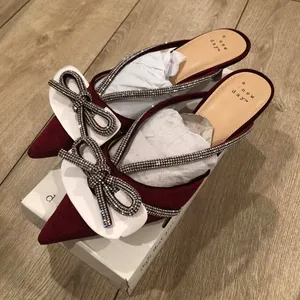 Gwen Rhinestone Bow Heels thumbnail 4