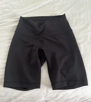 Lululemon Wunder Train High-Rise Short 8” thumbnail 2
