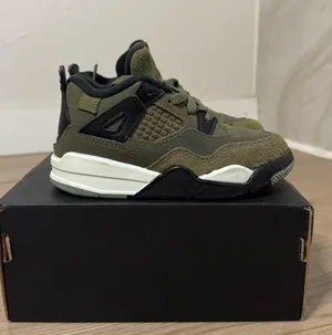 Air Jordan Retro 4 SE thumbnail 1