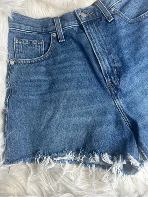 Levi's Shorts Women's Size 28 High Waisted Mom Shorts Frayed Hem Medium Wash thumbnail 12