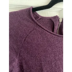 Tahari Back Zip Merino Wool Sweater Womens Size S Purple Plum Knit Pullover Top thumbnail 3