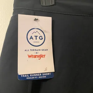 New NWT Womens Wrangler All Terrain Gear Black Shorts‎ Size 10 thumbnail 2