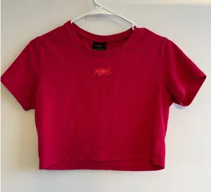 Jordan Flight Womens Red Cropped T-Shirt Tight Fit Short Sleeve Logo M‎ 3369 thumbnail 1