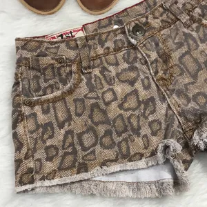 1st Kiss Distressed Animal Print Shorts thumbnail 3