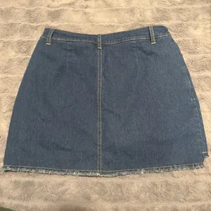 After Market Denim Skort Mini Skirt Blue Frayed Hem Size S thumbnail 2