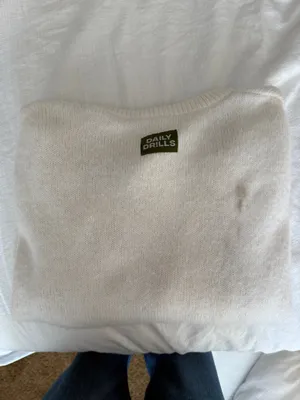White Cardigan Size L thumbnail 2