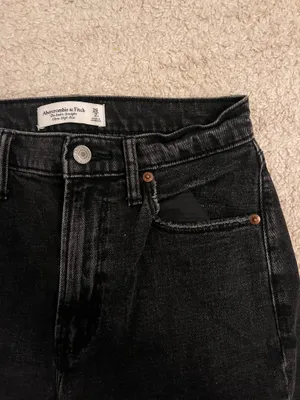 Abercrombie High-Rise Jeans Ultra SHORT thumbnail 2