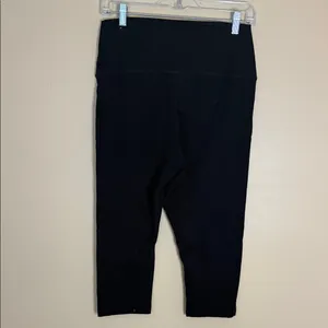 aerie Black High-Rise Capri Leggings thumbnail 4