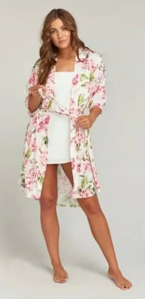 Show Me Your Mumu Pink Brie Garden of Blooms Floral Robe Small thumbnail 1