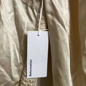 💖 NWT Reformation 100% Silk Roe Puff Sleeve Shirred Blouse in Champagne Gold thumbnail 6