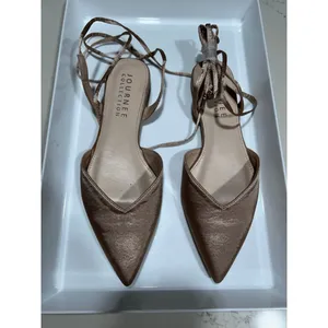 NEW Journee Taupe Theia Ankle Tie Flat 7 $75 thumbnail 6