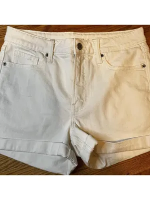 Old Navy Women's White and Cream Shorts thumbnail 2