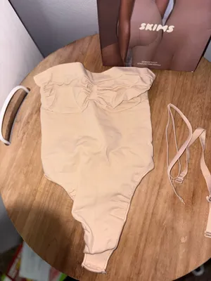 SKIMS Shapewear thumbnail 1