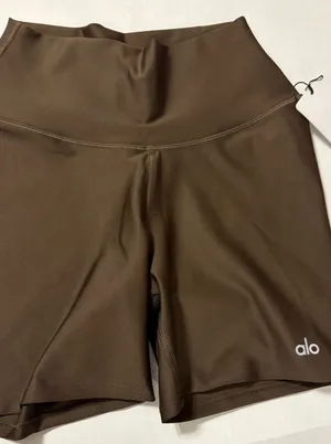 NWT new ALO yoga airlift 5” shorts in espresso brown. Dark brown. Xs thumbnail 1