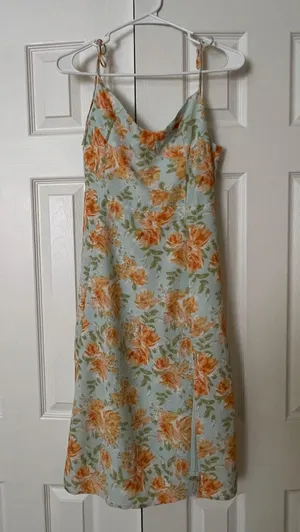 Dress thumbnail 1