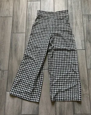 Zara Black & White Houndstooth Wide-Leg Pants thumbnail 1