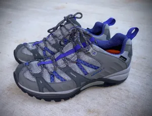 Merrell Women's Siren Sport GORE-TEX Hiking Shoes Sz 6.5 thumbnail 1