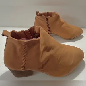 Old Navy Ankle Boots Toffee Faux Suede Heel Height 1.5" thumbnail 3