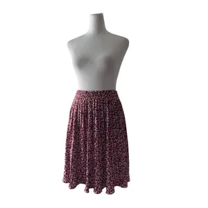 Ann Taylor Loft Maroon & White Floral Pleated Elastic Waist Knee Length Skirt thumbnail 3